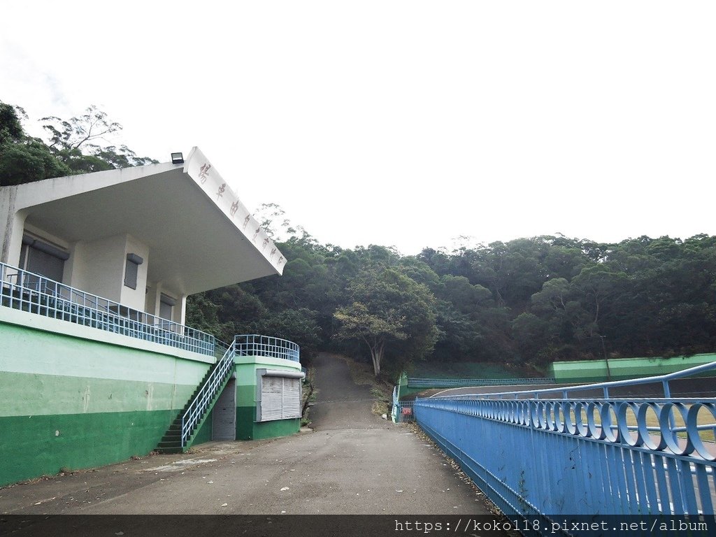 109.11.13 十八尖山-自由車場.JPG