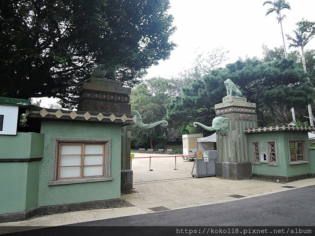 111.11.4 新竹動物園-大象門.JPG