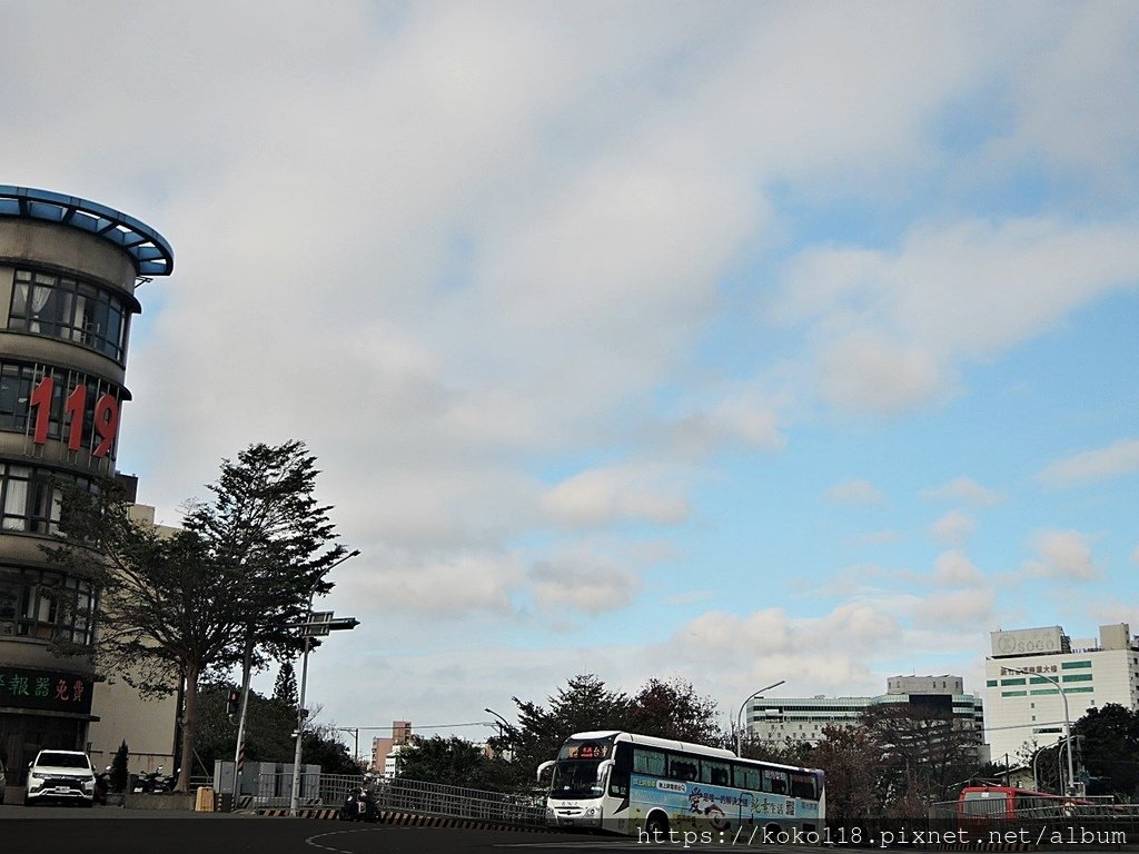 112.1.10 新竹公園-天空.JPG
