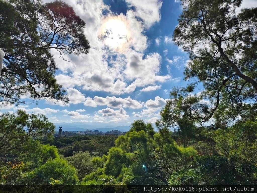 113.12.10 十八尖山-天空.jpg