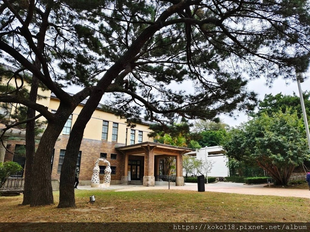 113.12.21 新竹公園-玻工館.jpg