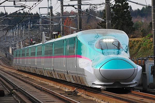 新幹線はやぶさ.jpg