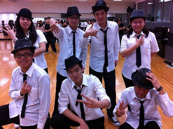 04. the Dance Crew