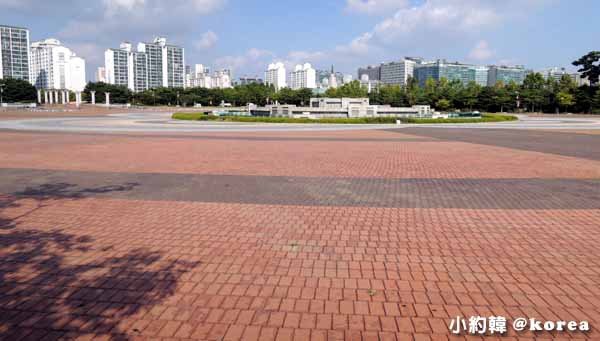 韓國自由行- Ilsan Lake Park一山湖水公園,Onemount.jpg