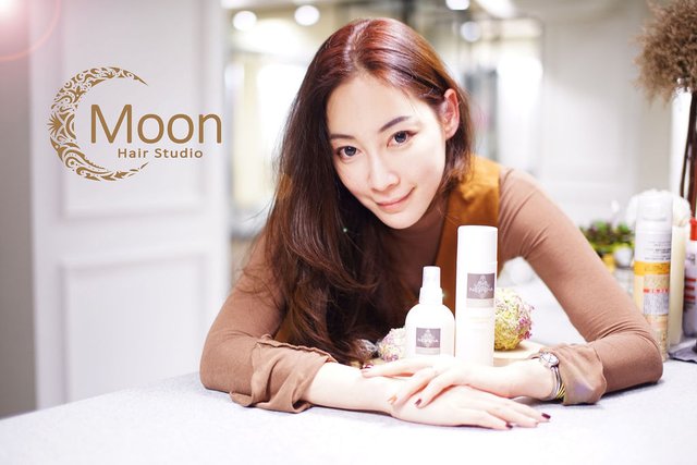 「Moon Hair Studio」