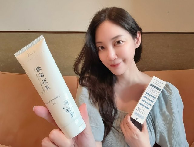 【胺基酸洗面乳推薦】女子NVZI雛菊花萃開箱｜彈潤原生肌從洗