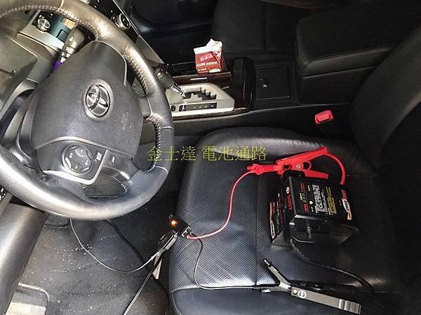 台中市汽車電池 金士達電池通路 2012年 豐田 Toyota Camry Hybrid 2.5G (原廠銀) 油電混合系統汽油車4 (复制).jpg