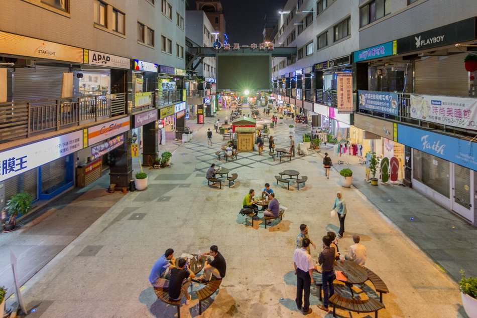 台中益民商圈青年旅館 carol house