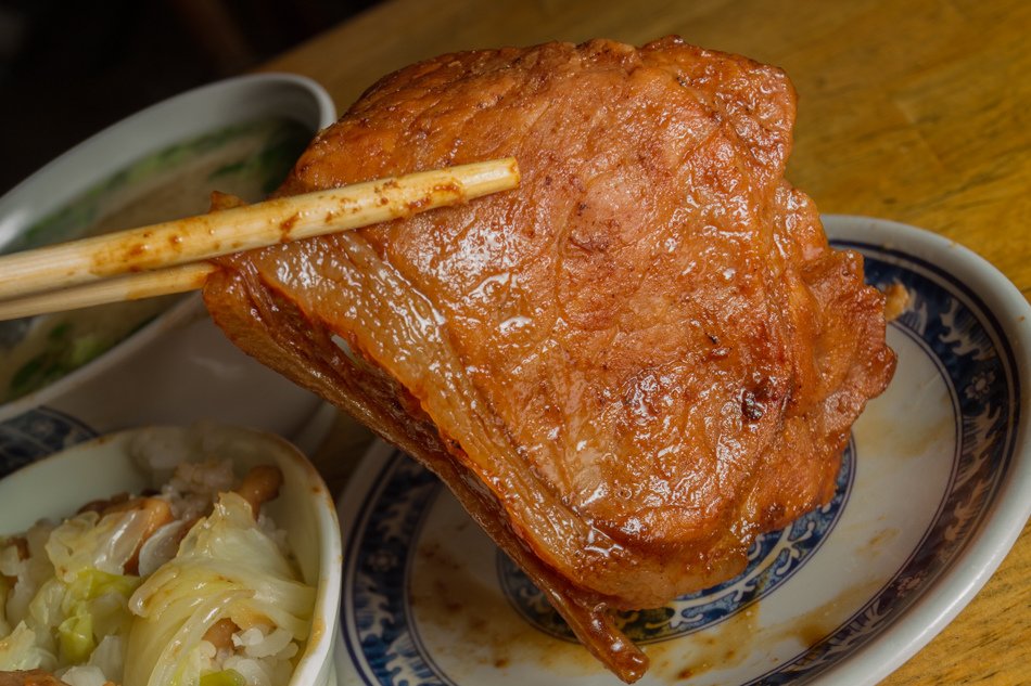 苓雅區美食-嘉輝燒肉飯