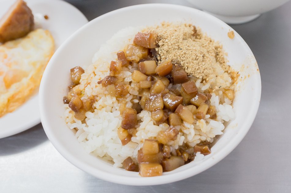 高雄美食 - 前金肉燥飯