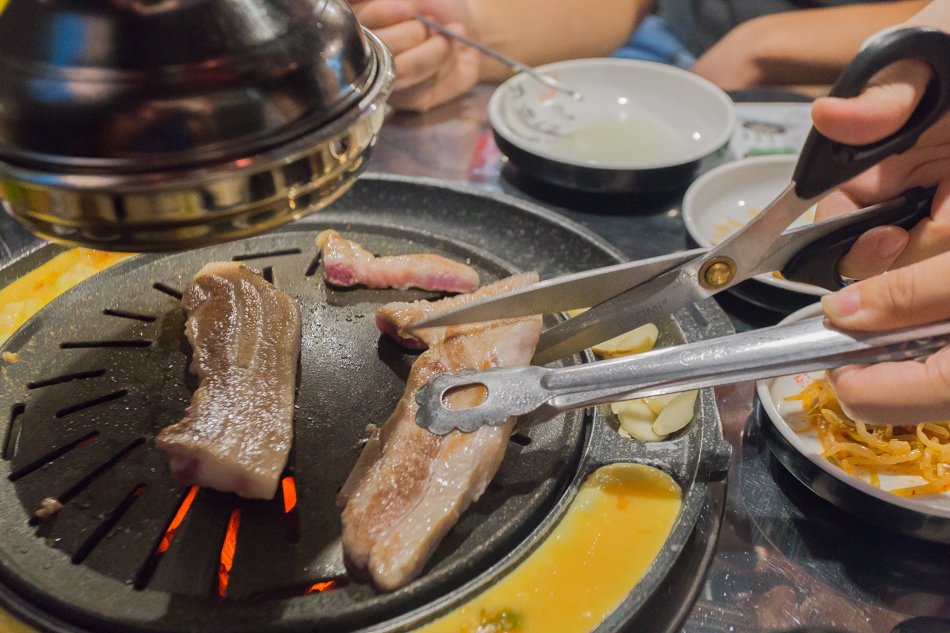 釜山男子韓國烤肉專門店