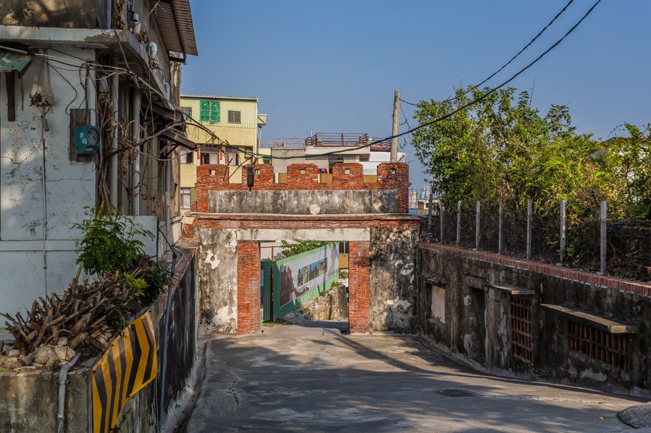 高雄旅遊/高雄景點/西子灣雄鎮北門