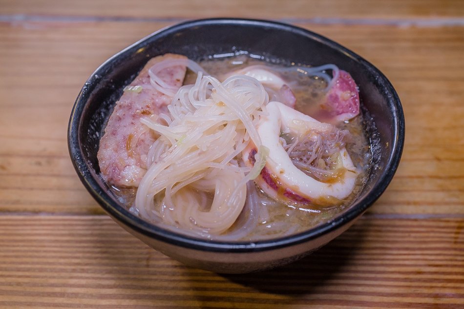 高雄美食 - 鳳山美食152番地 燒烤日本料理祖傳燜鴨澎湖芋香米粉