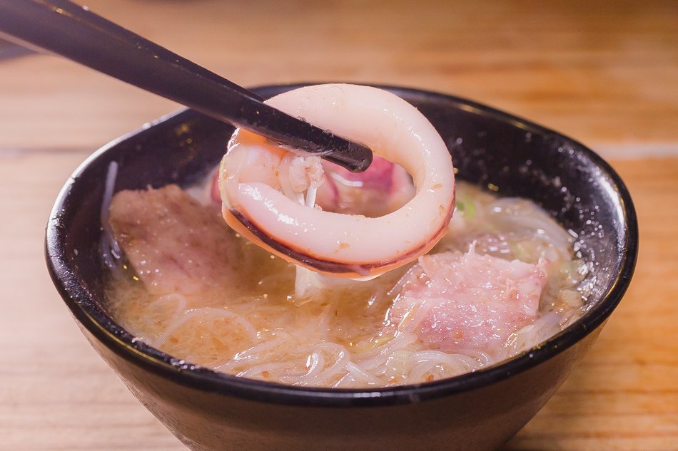 高雄美食 - 鳳山美食152番地 燒烤日本料理祖傳燜鴨澎湖芋香米粉