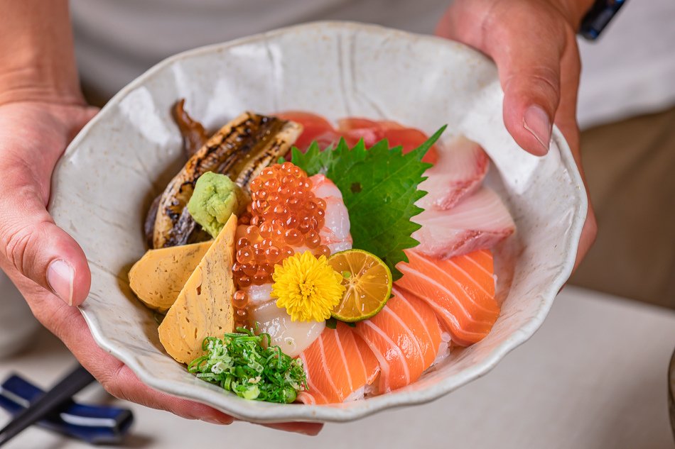 特上生魚丼450元