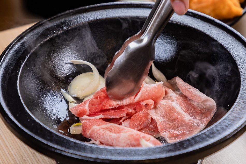 楠梓美食 - 鍋賣局石頭鍋-豬肉