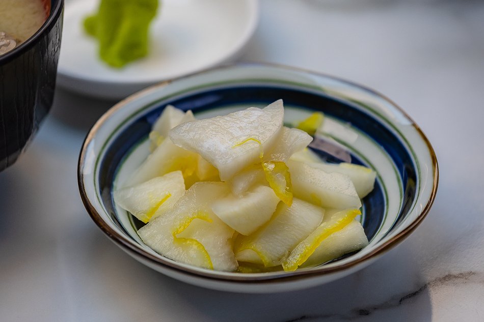 東港美食 - 華僑市場/大鮪壽司柚香蘿蔔