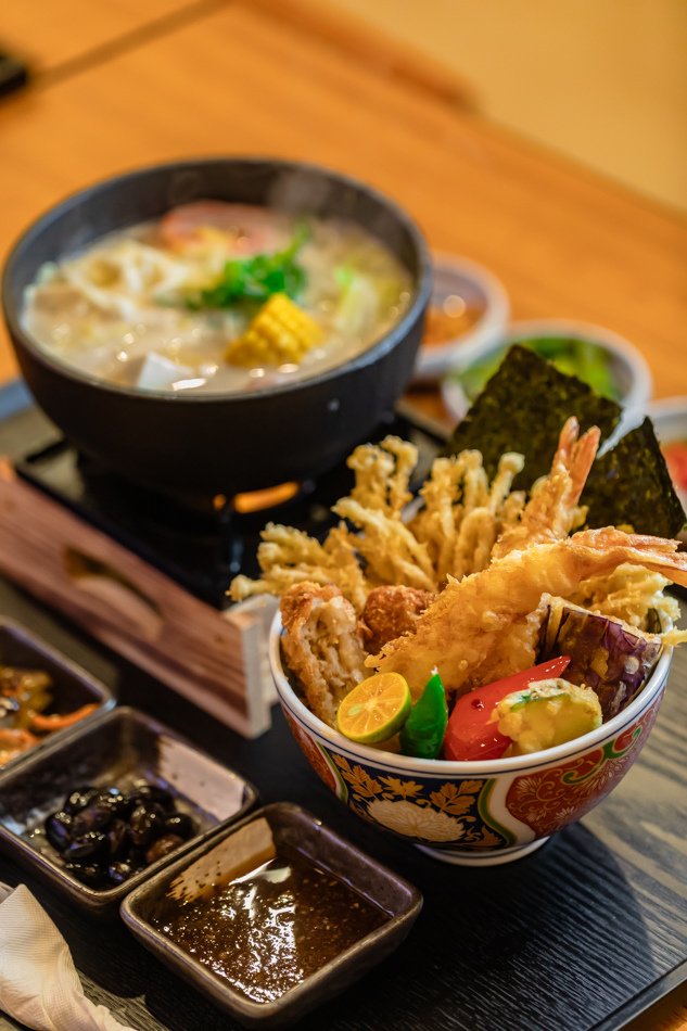 什錦海老天婦羅丼豆腐鍋定食