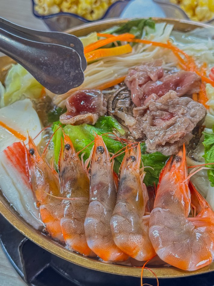 熱騰騰烤好的牛肉片特寫