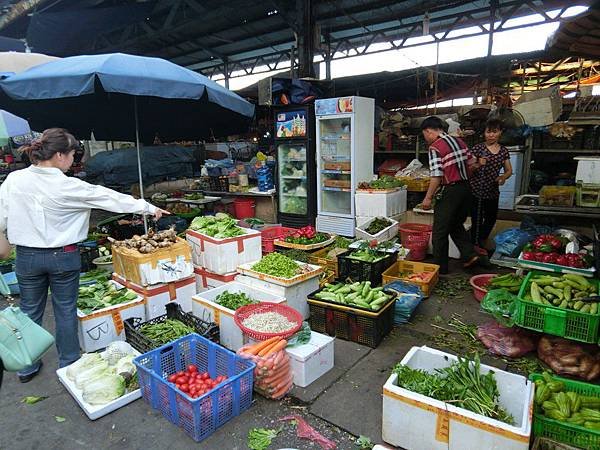 下龍灣農貿市場、vinmart 百貨- (18).JPG