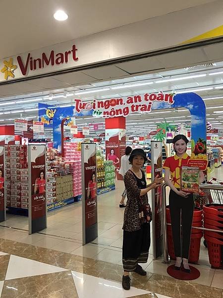 下龍灣農貿市場、vinmart 百貨- (71).JPG