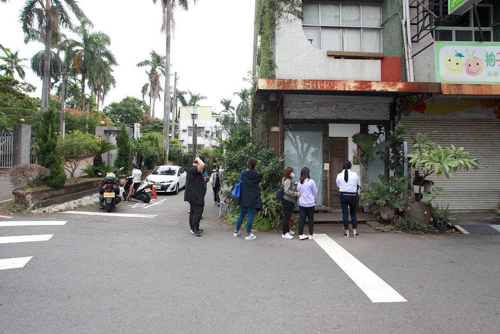 吃。嘉義市｜東區「小花麵包店」 嘉義必買人氣麵包店，從岡山開