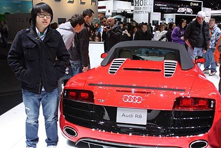 新款 R8