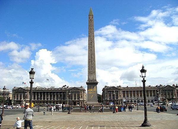 Where-the-large-obelisk-on-the-Place-de-la-Concorde-originally-comes-from.jpg