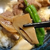 草菇牛肉丼
