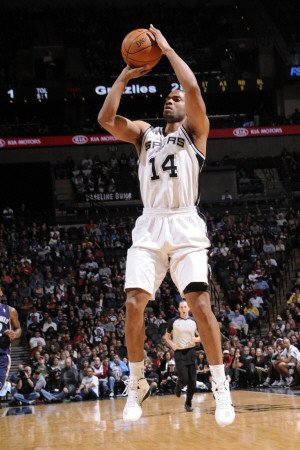d-clarke-evans-memphis-grizzlies-v-san-antonio-spurs-gary-neal.jpg