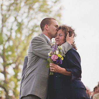 emotional-mother-of-the-bride-photos-20110409-003