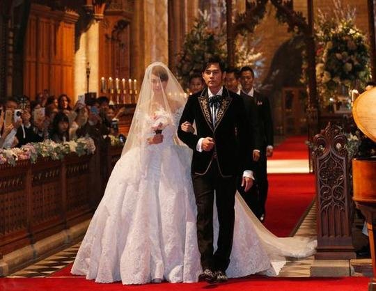 昆凌3場婚禮3個新娘妝