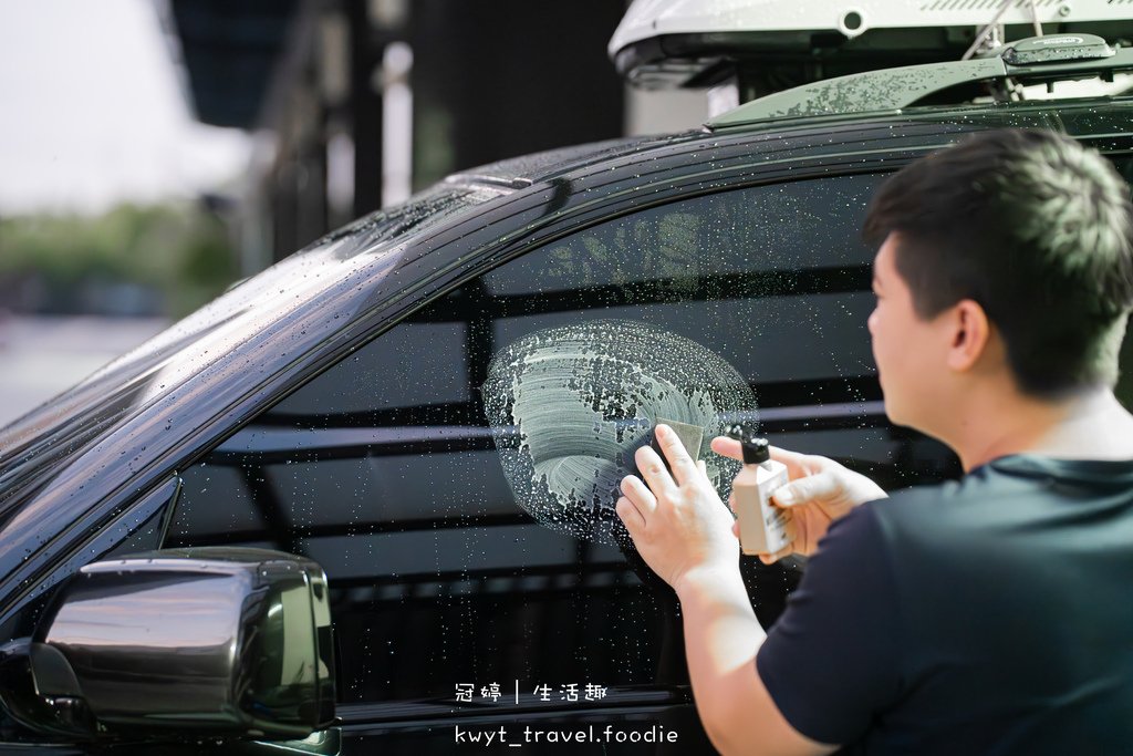 汽車玻璃鍍膜推薦-SOFT99龍捲風鍍膜劑-汽車鍍膜劑推薦-DIY汽車鍍膜教學-玻璃板金輪框鍍膜-35.jpg