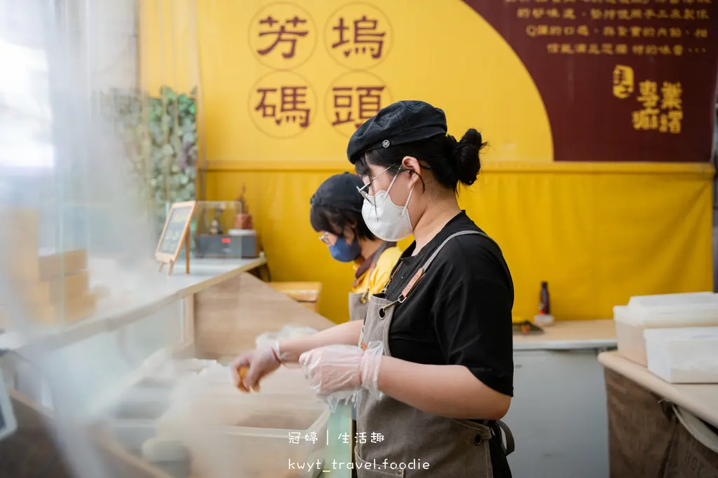 【芳塢碼頭專業麻糬】市場裡的爆餡麻糬！台中東區美食，巧克力控