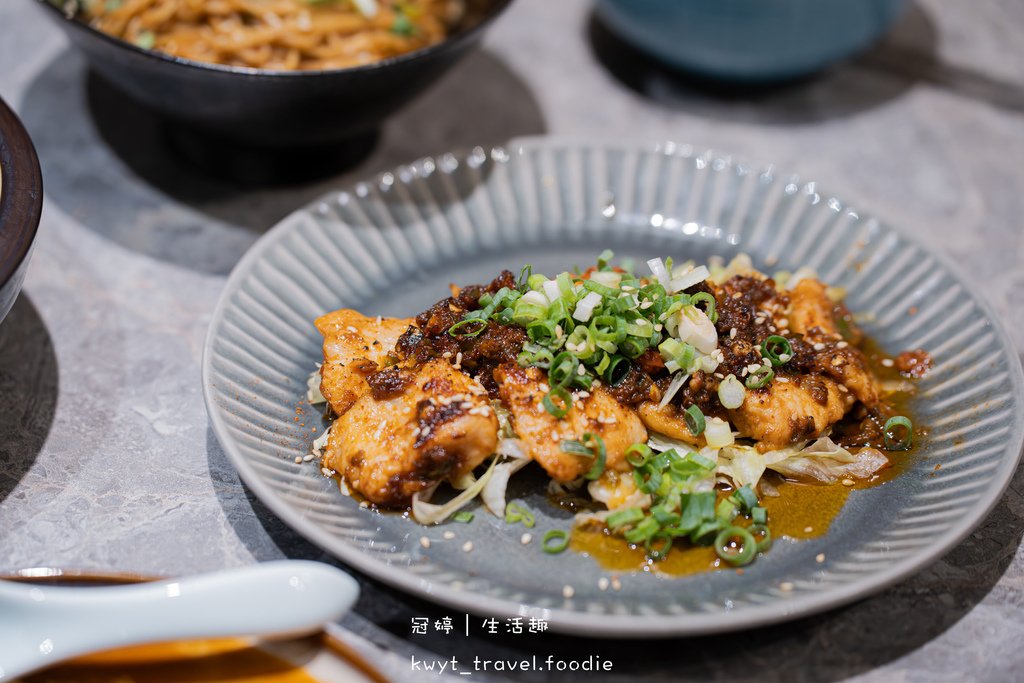 台中冒菜餐廳_辛事小麻冒菜中科店，冒菜烤鴨香辣過癮，爆料系冒