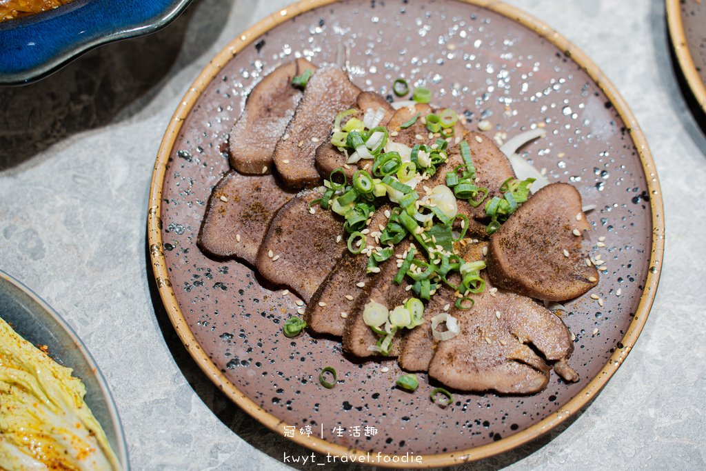 台中冒菜餐廳_辛事小麻冒菜中科店，冒菜烤鴨香辣過癮，爆料系冒