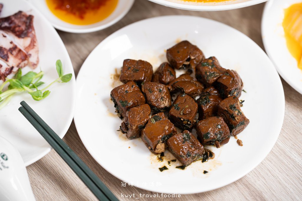 新北新莊美食_撈月麵館，八道工法手工麵疙瘩、麵條Ft.港口直