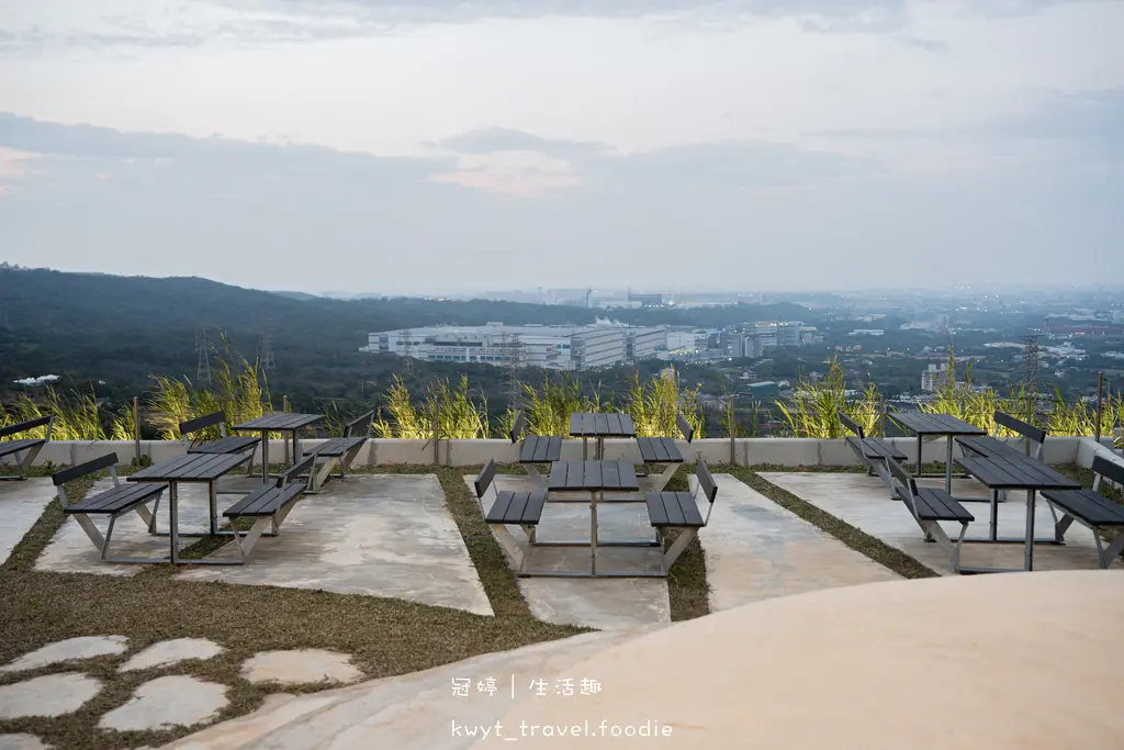 桃園龍潭夜景餐廳_見山景觀咖啡餐廳，低消100元坐擁美麗夕陽