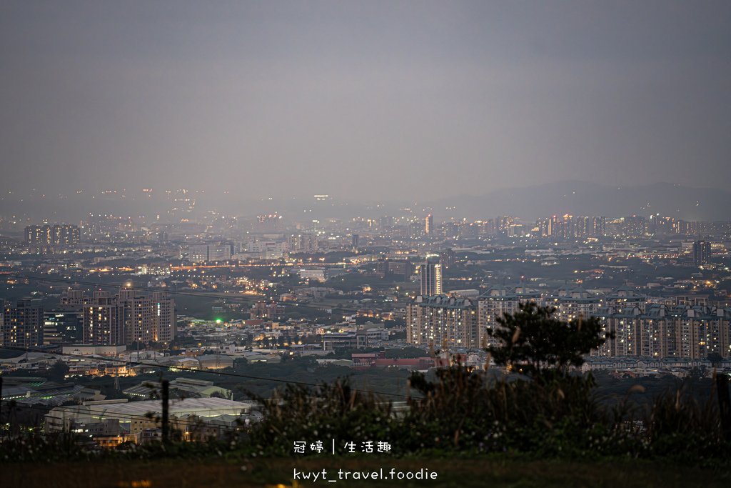 桃園龍潭夜景餐廳_見山景觀咖啡餐廳，低消100元坐擁美麗夕陽