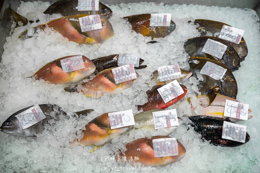 屏東後壁湖海鮮餐廳_亞發師海景餐廳，5元厚切生魚片，生猛活海