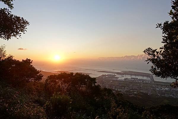 2019-09-12夕照台北港