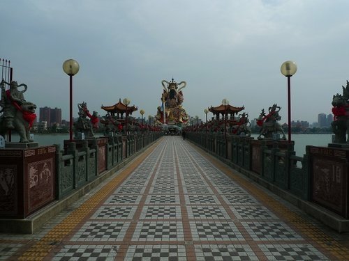 2012-02-03搭高鐵登左營龜山順遊蓮池潭(593)