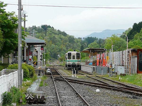 800px-Shigaraki_Station_platform.jpg