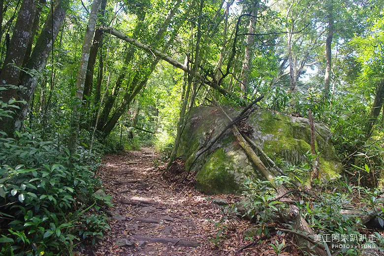 馬崙山