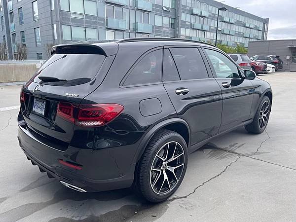LINE_ALBUM_2022 GLC300  SUV  _362333_220920_5.jpg