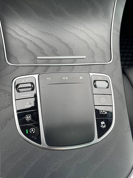 LINE_ALBUM_2022 GLC300  SUV  _362333_220920_17.jpg
