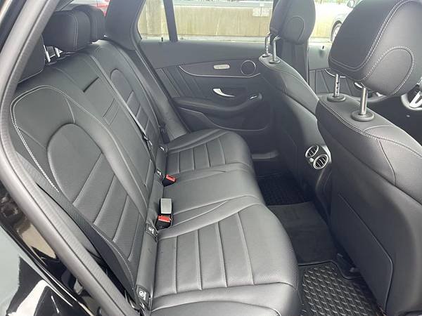LINE_ALBUM_2022 GLC300  SUV  _362333_220920_24.jpg