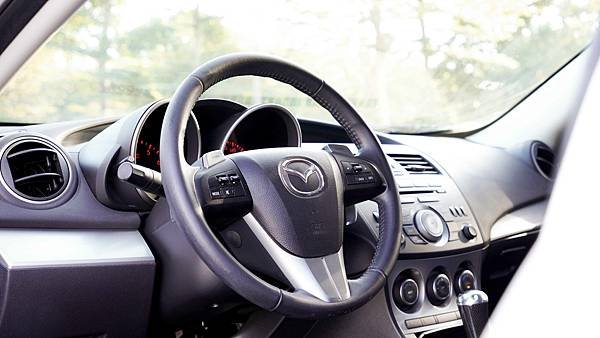 感謝成交～ 2011年 Ｍazda 3 2.0 天窗、免鑰匙