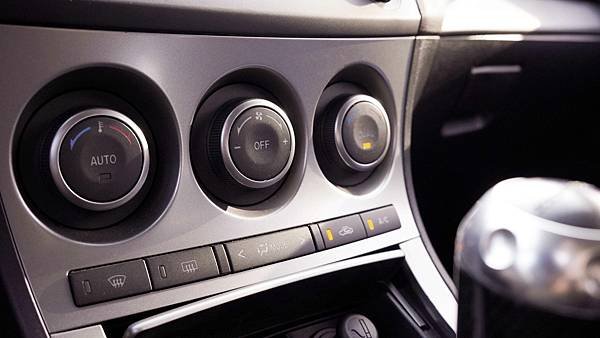 感謝成交～ 2011年 Ｍazda 3 2.0 天窗、免鑰匙