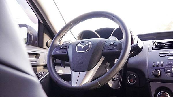 感謝成交～ 2011年 Ｍazda 3 2.0 天窗、免鑰匙